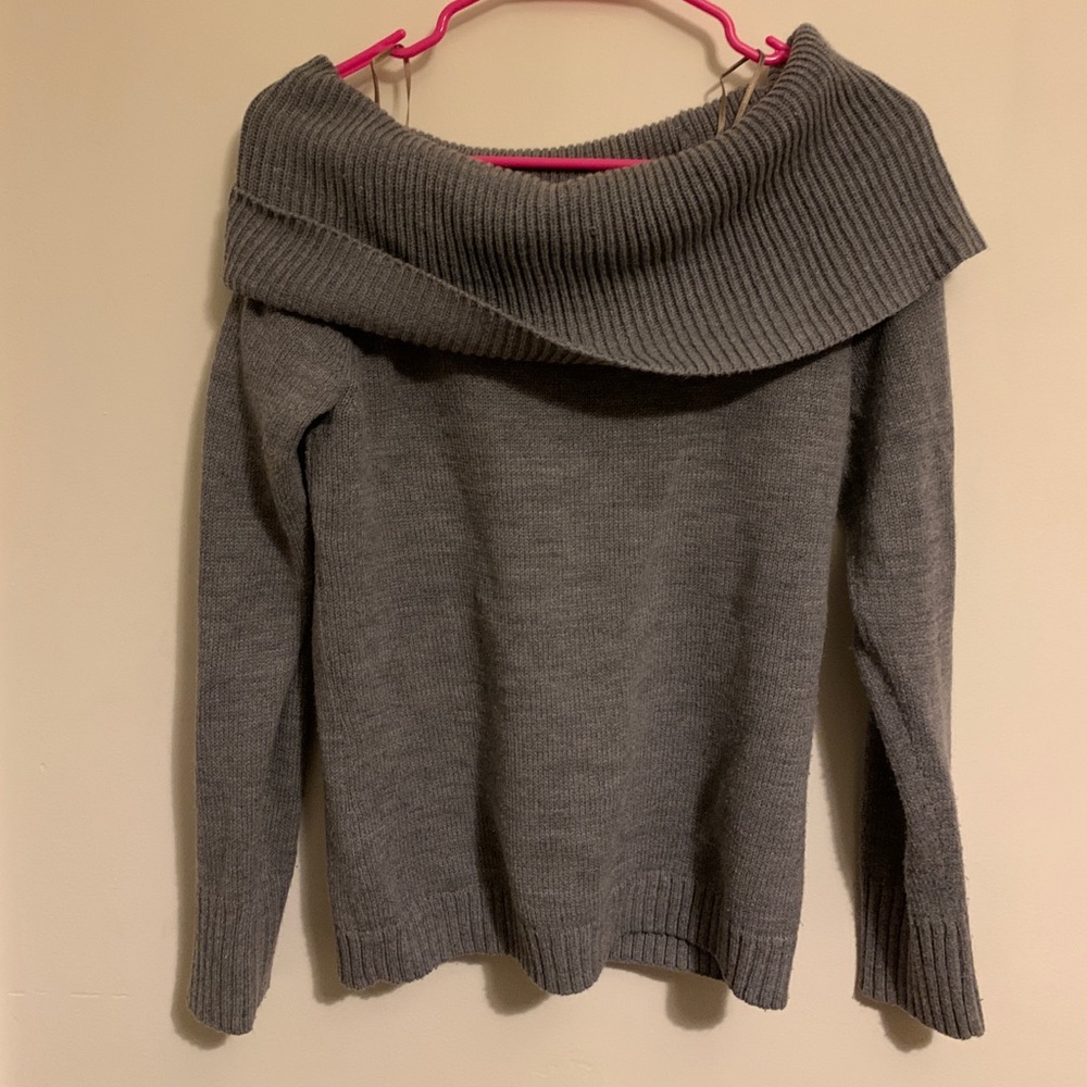 OFF THE SHOULDER SWEATER